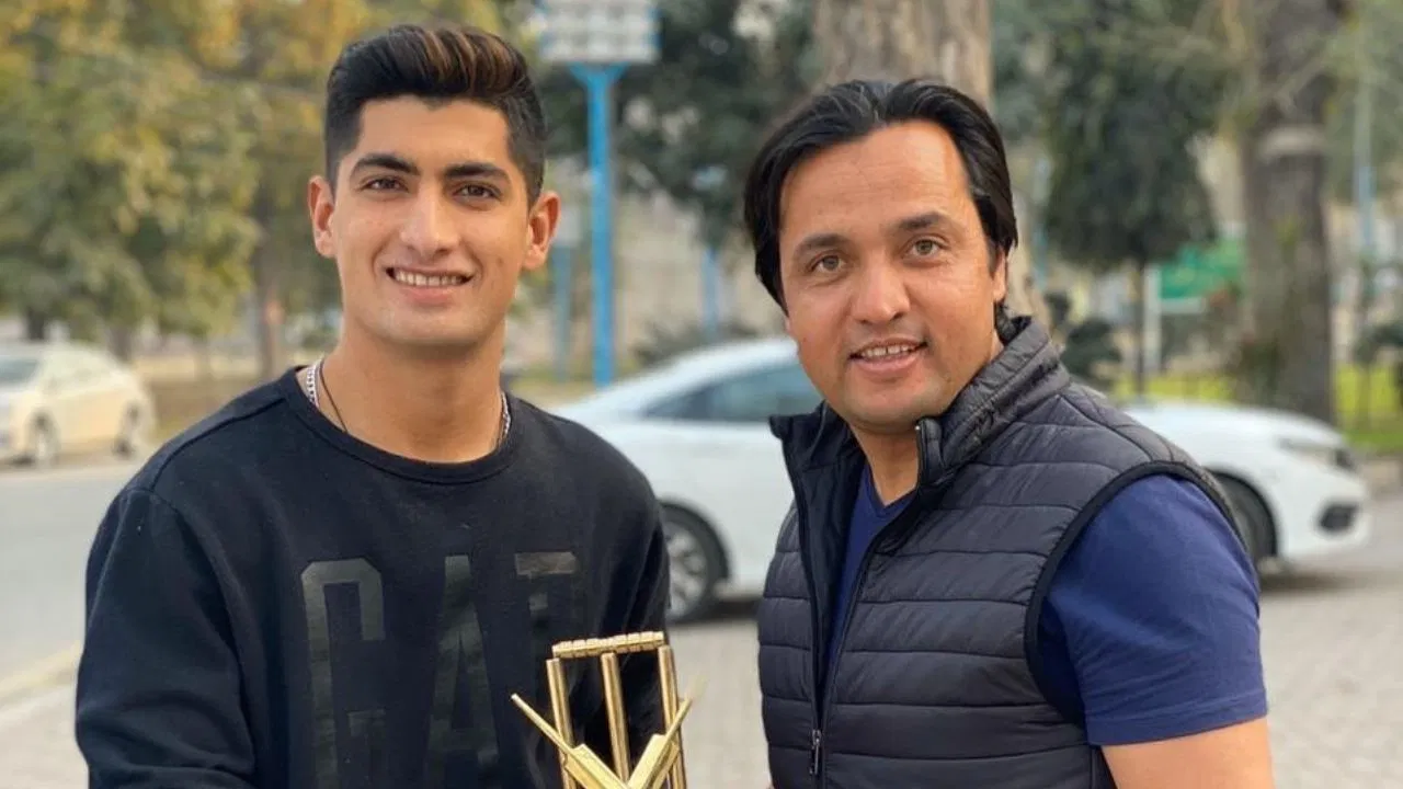 रेप केस में फंसा दिग्गज PAK क्रिकेटर का बेटा, नौकरानी ने लगाए ये गंभीर आरोप रेप केस में फंसा दिग्गज PAK क्रिकेटर का बेटा, नौकरानी ने लगाए ये गंभीर आरोप