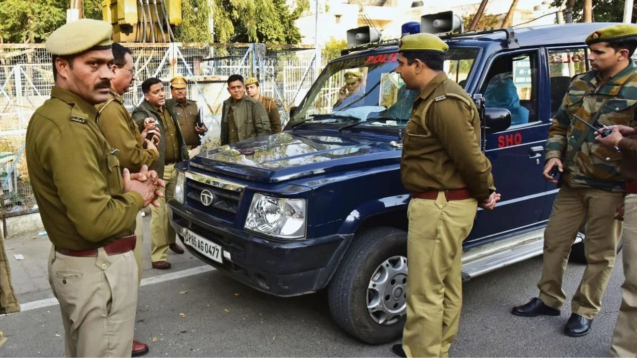 लिव-इन वाली लड़की से रिश्ता या नौकरी जाने का सदमा… नोएडा में युवक ने क्यों चुनी मौत? लिव-इन वाली लड़की से रिश्ता या नौकरी जाने का सदमा... नोएडा में युवक ने क्यों चुनी मौत?