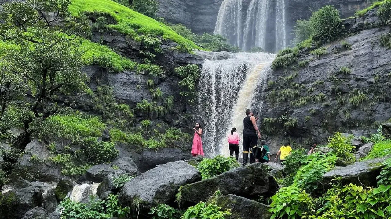 लोनावला नहीं…मुंबई से सिर्फ 140km दूर बसा है खूबसूरत हिल स्टेशन, रिपब्लिक डे के लॉन्ग वीकेंड पर कर आएं ट्रिप लोनावला नहीं...मुंबई से सिर्फ 140km दूर बसा है खूबसूरत हिल स्टेशन, रिपब्लिक डे के लॉन्ग वीकेंड पर कर आएं ट्रिप
