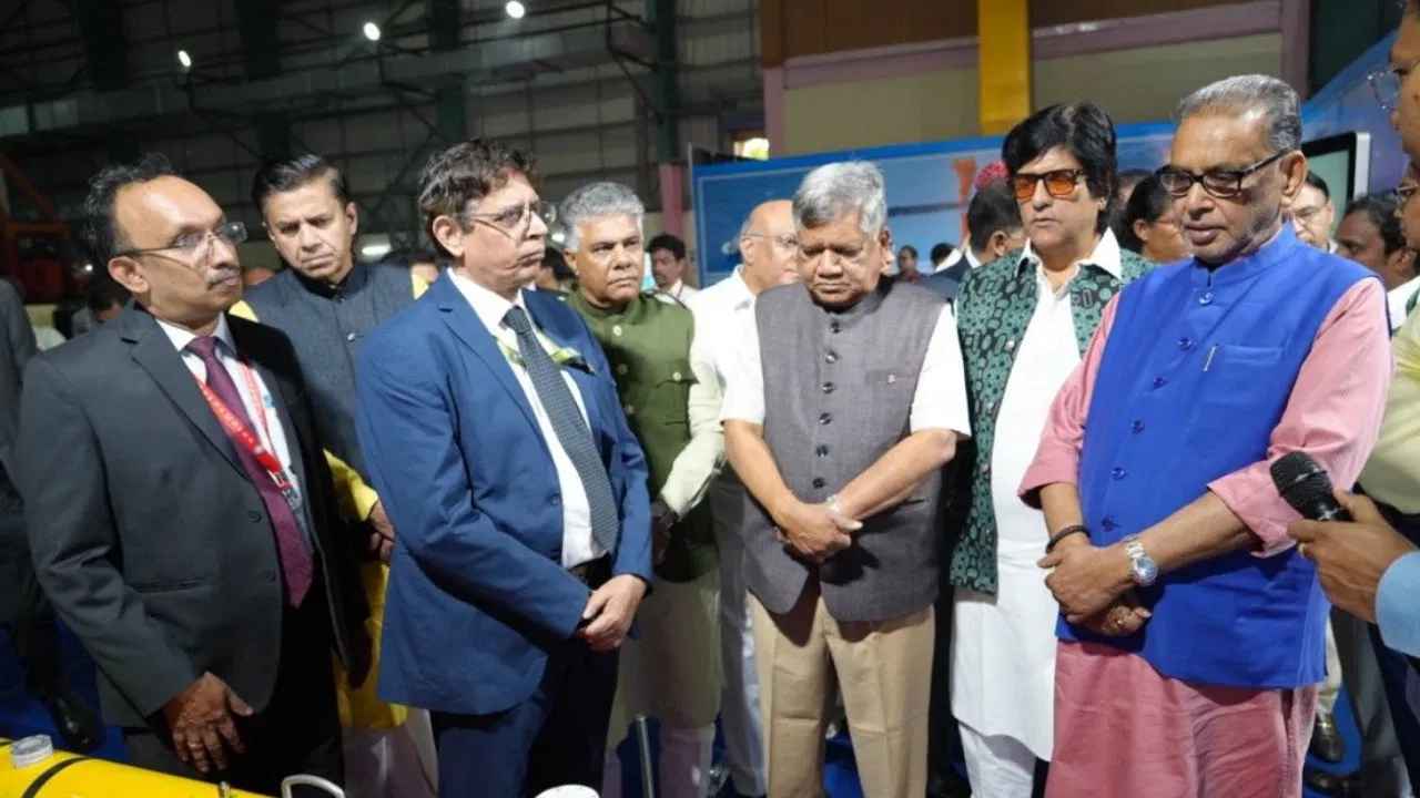 विशाखापत्तनम में रक्षा समिति का NSTL दौरा, पानी के नीचे के हथियारों का किया निरीक्षण विशाखापत्तनम में रक्षा समिति का NSTL दौरा, पानी के नीचे के हथियारों का किया निरीक्षण