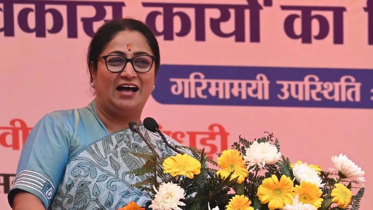 सड़कों से पार्क तक बदलेगी महरौली की तस्वीर… CM रेखा ने की 135 करोड़ से ज्यादा के विकास कार्यों की शुरुआत सड़कों से पार्क तक बदलेगी महरौली की तस्वीर... CM रेखा ने की 135 करोड़ से ज्यादा के विकास कार्यों की शुरुआत