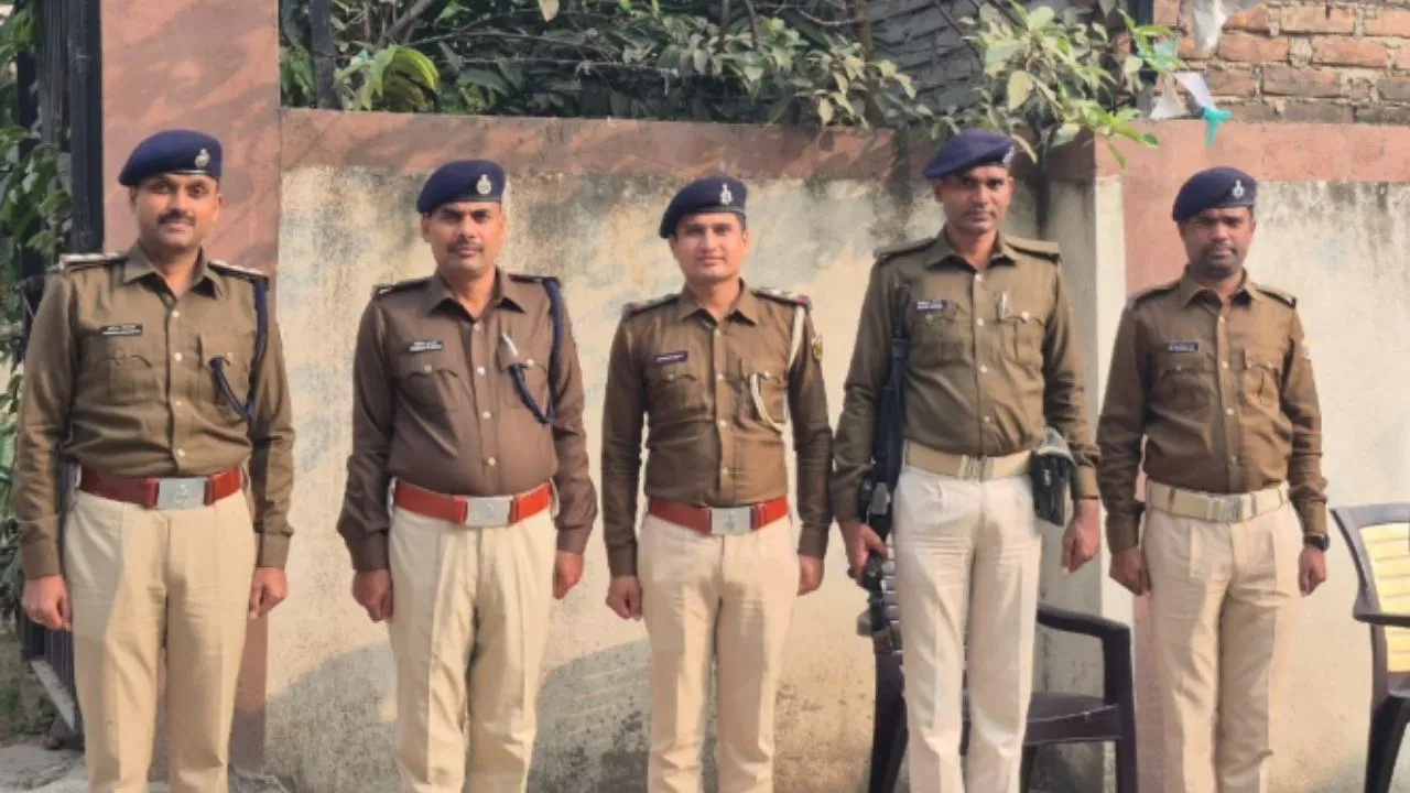 सहेलियों ने ही किया सपनों का सौदा! भागलपुर में छात्राओं के लापता होने पर खुला तस्करी का खौफनाक राज सहेलियों ने ही किया सपनों का सौदा! भागलपुर में छात्राओं के लापता होने पर खुला तस्करी का खौफनाक राज