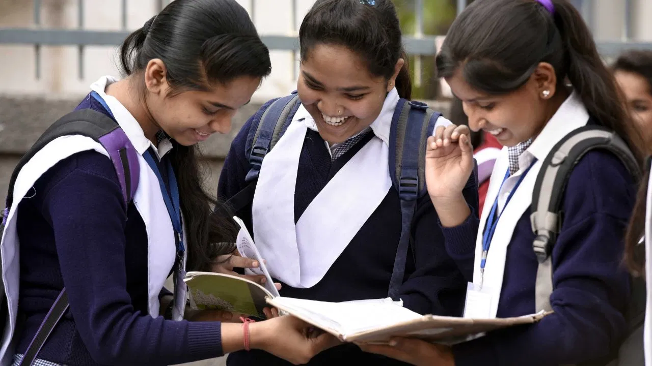 स्कूल आओ, पैसे पाओ… मिलेंगे 5000; पटना के इस स्कूल की अनोखी पहल स्कूल आओ, पैसे पाओ... मिलेंगे 5000; पटना के इस स्कूल की अनोखी पहल