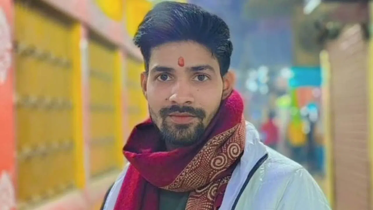 स्कूल में हुआ प्यार, फिर कहीं और तय हो गई शादी… प्रेमी ने अश्लील वीडियो बनाकर किया ब्लैकमेल, गर्लफ्रेंड को जान से मारने की दी धमकी स्कूल में हुआ प्यार, फिर कहीं और तय हो गई शादी... प्रेमी ने अश्लील वीडियो बनाकर किया ब्लैकमेल, गर्लफ्रेंड को जान से मारने की दी धमकी
