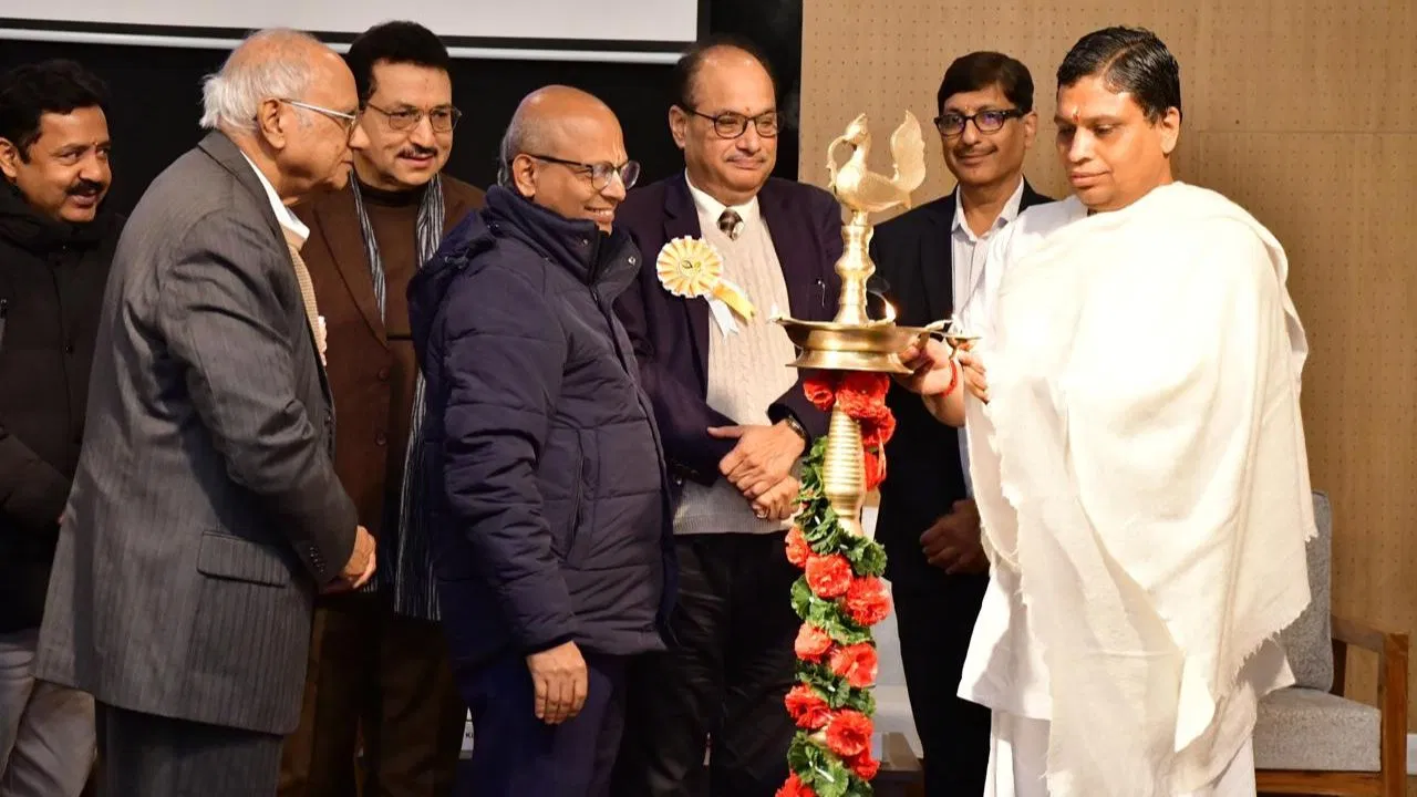 स्वास्थ्य सेवा और प्रबंधन कौशल को स्मार्ट तकनीक से बेहतर कैसे बनाएं, पतंजलि विवि के सेमिनार में विशेषज्ञों ने बताया स्वास्थ्य सेवा और प्रबंधन कौशल को स्मार्ट तकनीक से बेहतर कैसे बनाएं, पतंजलि विवि के सेमिनार में विशेषज्ञों ने बताया