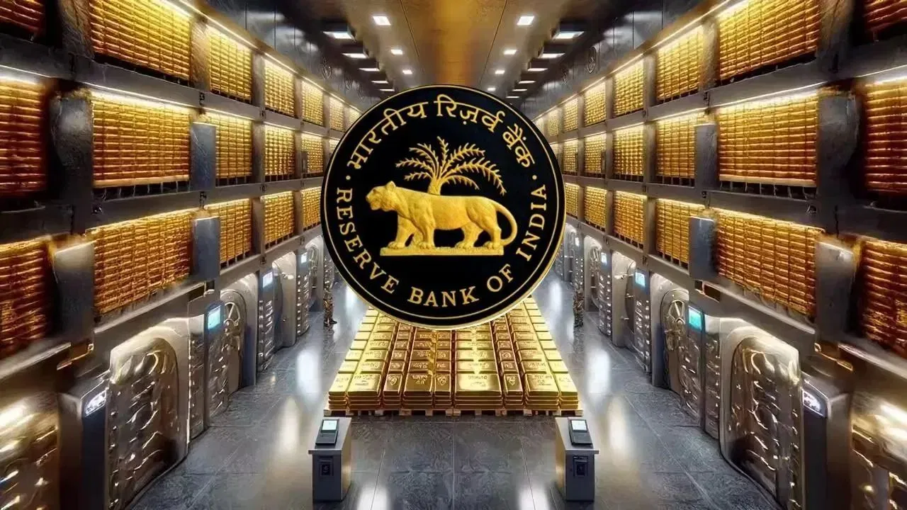 हर कोई खरीद रहा सोना फिर RBI ने क्यों बदल ली अपनी रणनीति, क्या है वजह? हर कोई खरीद रहा सोना फिर RBI ने क्यों बदल ली अपनी रणनीति, क्या है वजह?