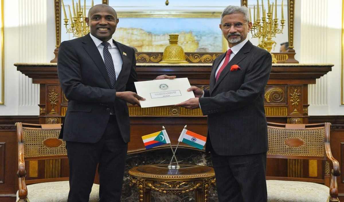 हिंद महासागर में बढ़ेगी भारत की ताकत! जयशंकर ने Comoros के FM संग बनाई नई रणनीति हिंद महासागर में बढ़ेगी भारत की ताकत! जयशंकर ने Comoros के FM संग बनाई नई रणनीति
