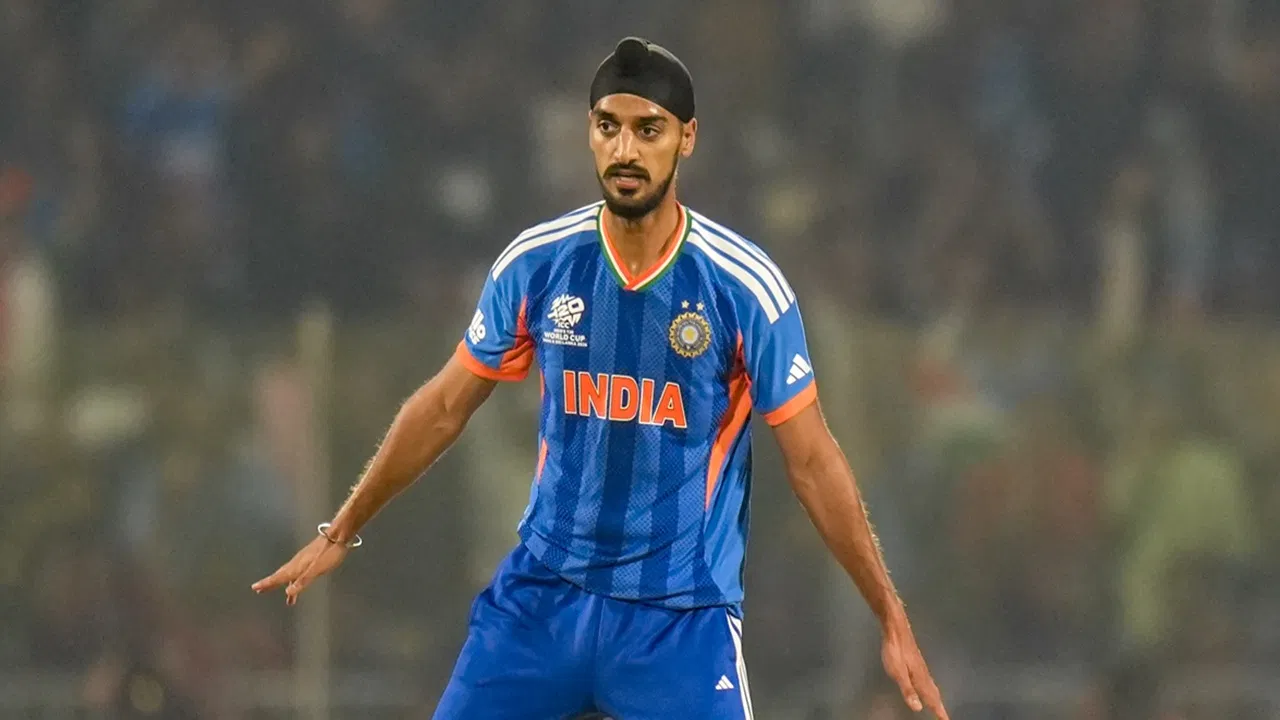 Arshdeep Singh: पाकिस्तान के खिलाफ मैच में अर्शदीप सिंह को टीम इंडिया ने क्यों बाहर किया? ये है वजह Arshdeep Singh: पाकिस्तान के खिलाफ मैच में अर्शदीप सिंह को टीम इंडिया ने क्यों बाहर किया? ये है वजह