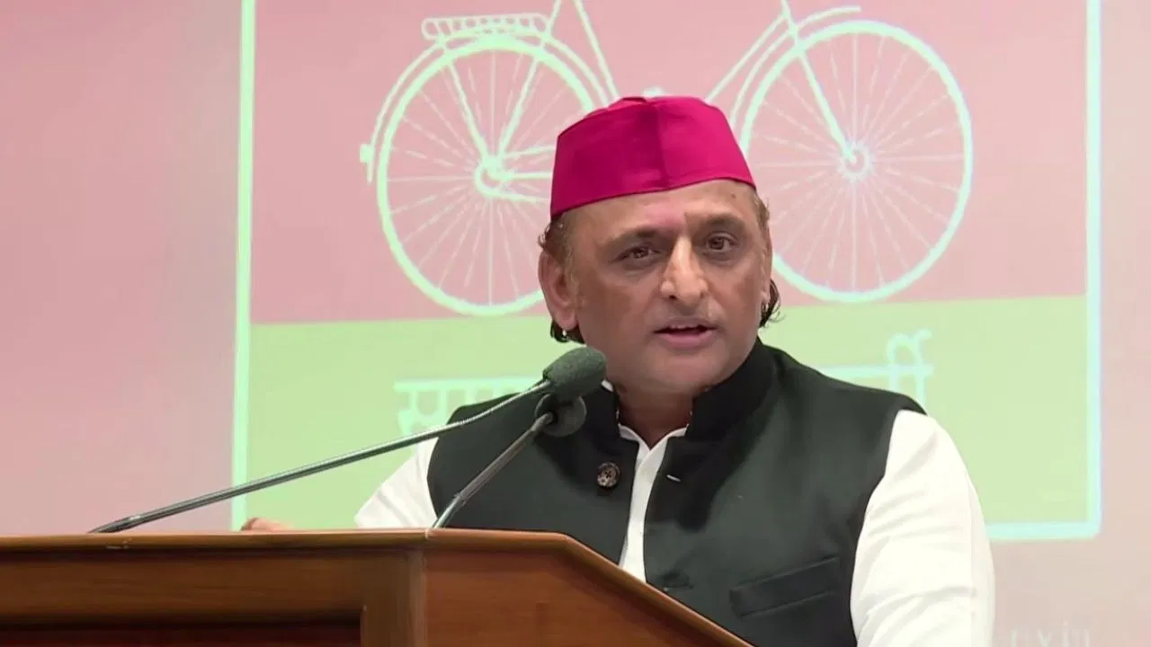 BLO पर दबाब-अल्पसंख्यकों के वोट काटे जाने की साजिश… SIR को लेकर अखिलेश यादव ने सुप्रीम कोर्ट से लगाई गुहार BLO पर दबाब-अल्पसंख्यकों के वोट काटे जाने की साजिश... SIR को लेकर अखिलेश यादव ने सुप्रीम कोर्ट से लगाई गुहार