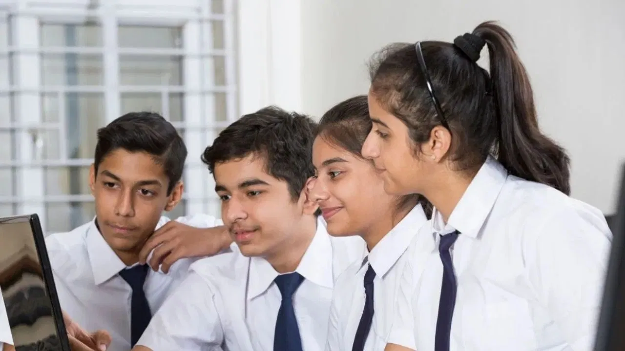 Bihar Board 10th Exam: बिहार 10वीं बोर्ड के स्टूडेंट्स दें ध्यान, समय पर ना पहुंचे एग्जामिनेशन सेंटर तो होगा नुकसान,30 मिनट पहले बंद हो जाएंगे गेट Bihar Board 10th Exam: बिहार 10वीं बोर्ड के स्टूडेंट्स दें ध्यान, समय पर ना पहुंचे एग्जामिनेशन सेंटर तो होगा नुकसान,30 मिनट पहले बंद हो जाएंगे गेट