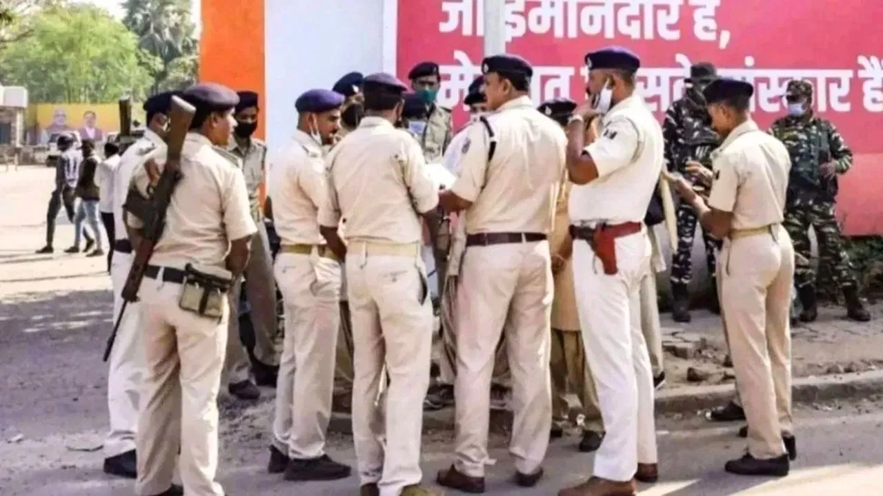 Bihar Police SAP Bharti: बिहार में 17000 SAP जवानों की होगी भर्ती, 35 हजार रुपये तक मिलेगी सैलरी, जानें डिटेल्स Bihar Police SAP Bharti: बिहार में 17000 SAP जवानों की होगी भर्ती, 35 हजार रुपये तक मिलेगी सैलरी, जानें डिटेल्स