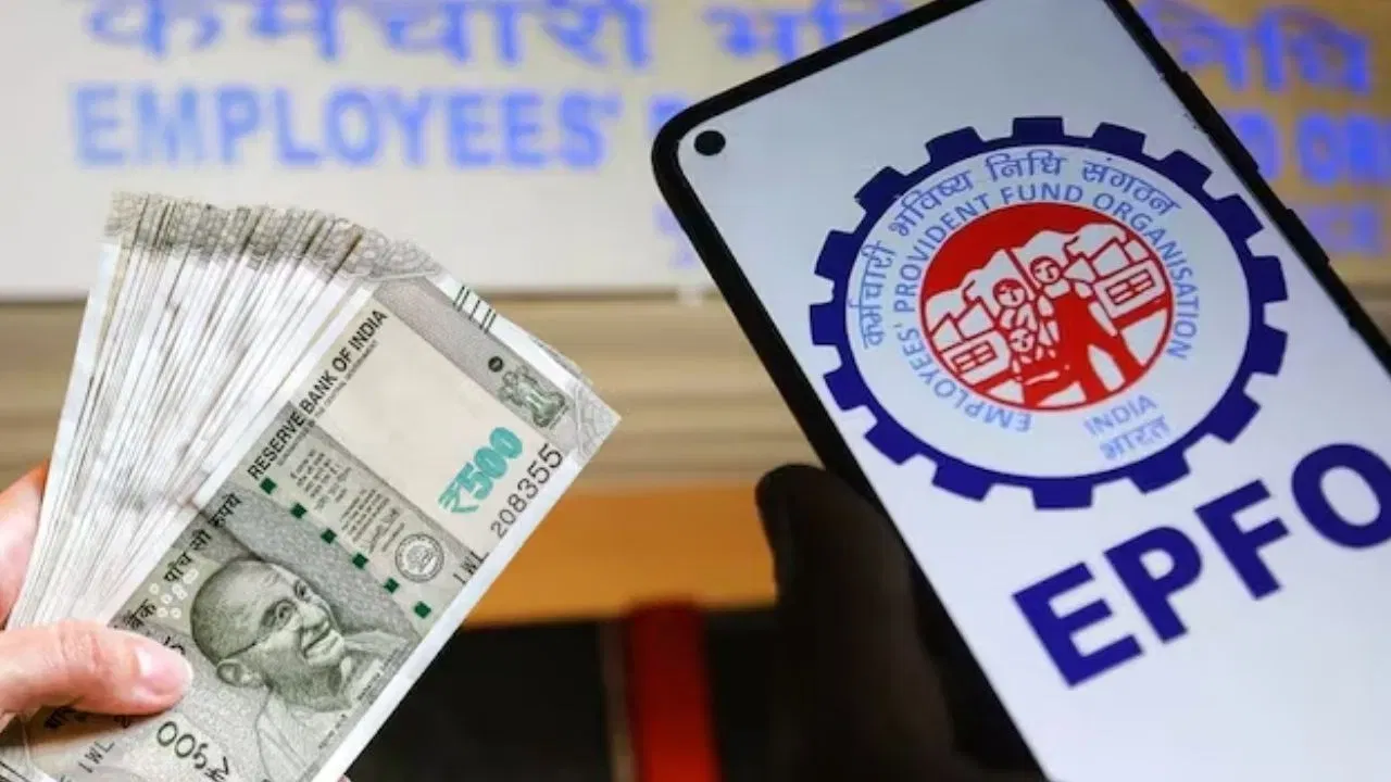 PF निकालने में नहीं आएगी रुकावट! सैलरी अकाउंट बदलते ही EPFO पोर्टल पर करें ये काम EPFO: अब UPI से निकलेगा PF का पैसा, ATM से भी हो जाएगा काम! कितनी होगी लिमिट?