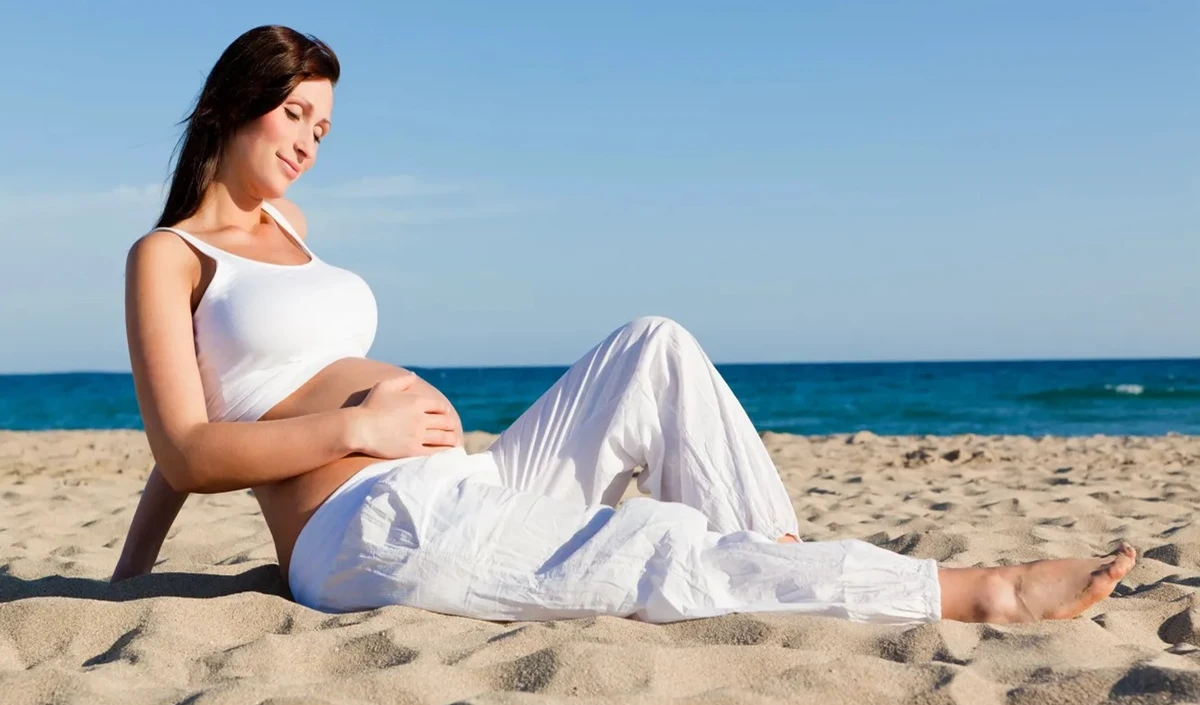 Early Pregnancy Signs: क्या पेट छूकर Pregnancy कन्फर्म होती है, जानें इस वायरल दावे पर Medical Experts की राय Early Pregnancy Signs: क्या पेट छूकर Pregnancy कन्फर्म होती है, जानें इस वायरल दावे पर Medical Experts की राय