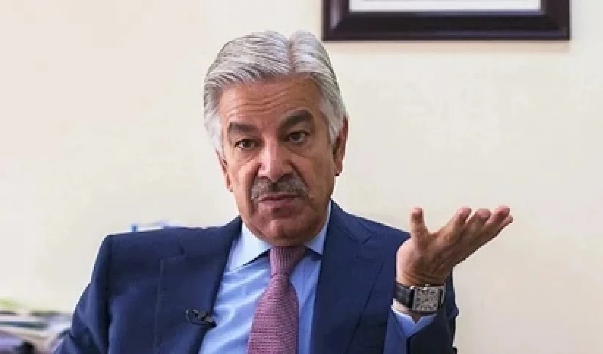 Pakistan के रक्षा मंत्री Khawaja Asif का बड़ा ऐलान, Afghanistan से अब ‘खुली जंग’ की स्थिति Pakistan के रक्षा मंत्री Khawaja Asif का बड़ा ऐलान, Afghanistan से अब 'खुली जंग' की स्थिति