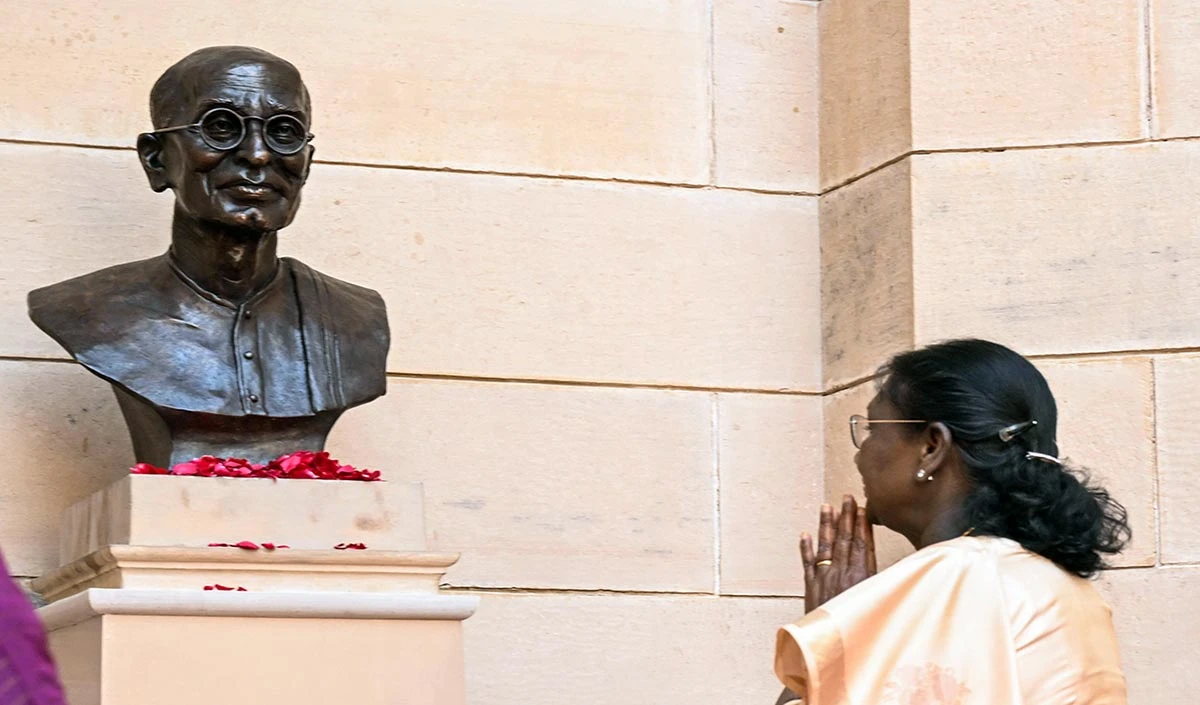 Rashtrapati Bhavan में Chakravarti Rajagopalachari की ‘वापसी’ से Tamilnadu Elections पर क्या असर पड़ेगा? Rashtrapati Bhavan में Chakravarti Rajagopalachari की 'वापसी' से Tamilnadu Elections पर क्या असर पड़ेगा?