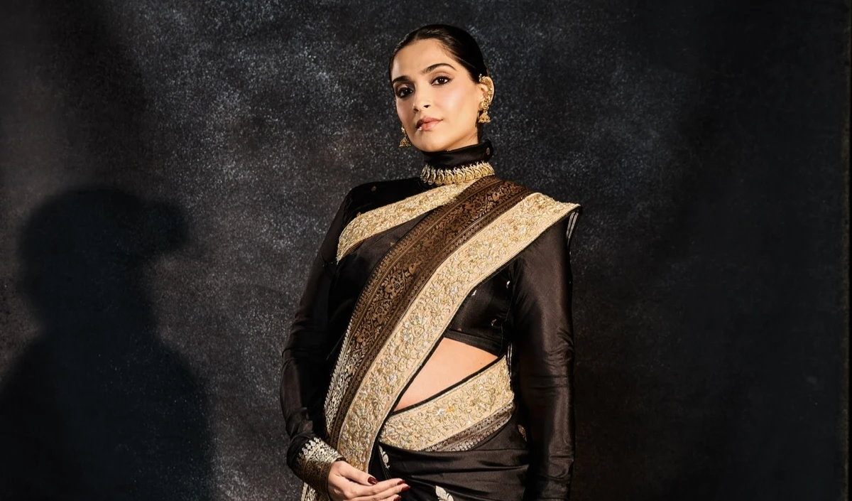 Sonam Kapoor का बेबी शॉवर! लाइम ग्रीन लहंगे में ‘मॉम-टू-बी’ का दिखा रॉयल अंदाज, पति Anand Ahuja संग शेयर कीं खूबसूरत तस्वीरें Sonam Kapoor का बेबी शॉवर! लाइम ग्रीन लहंगे में 'मॉम-टू-बी' का दिखा रॉयल अंदाज, पति Anand Ahuja संग शेयर कीं खूबसूरत तस्वीरें