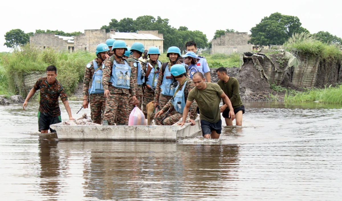 Sudan Boat Accident: नील नदी में डूबी यात्रियों से भरी नाव, महिलाओं-बच्चों समेत 15 की दर्दनाक मौत Sudan Boat Accident: नील नदी में डूबी यात्रियों से भरी नाव, महिलाओं-बच्चों समेत 15 की दर्दनाक मौत