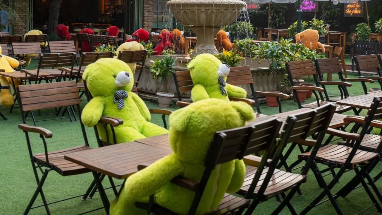 Teddy Day Special: टेस्टी फूड, शानदार एंबियंस…Teddy Day पर जरूर एक्सप्लोर करें दिल्ली-NCR के ये टेडी थीम कैफे Teddy Day Special: टेस्टी फूड, शानदार एंबियंस...Teddy Day पर जरूर एक्सप्लोर करें दिल्ली-NCR के ये टेडी थीम कैफे