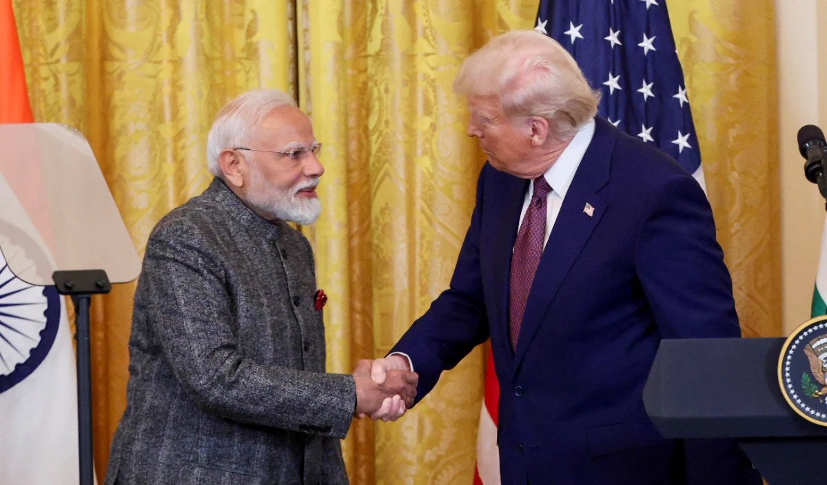US-India Trade Deal | Donald Trump ने भारत के साथ ट्रेड डील की घोषणा की, PM मोदी से बात करने के बाद टैरिफ घटाकर 18% किया US-India Trade Deal | Donald Trump ने भारत के साथ ट्रेड डील की घोषणा की, PM मोदी से बात करने के बाद टैरिफ घटाकर 18% किया