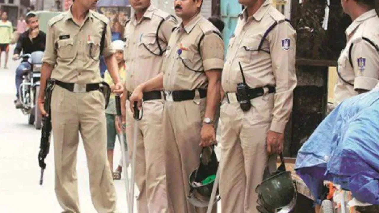 एमपी: 60 साल की बुजुर्ग से दरिंदगी, अब इलाज के दौरान मौत…आरोपी 16 साल के नाबालिग को क्या मिलेगी सजा? एमपी: 60 साल की बुजुर्ग से दरिंदगी, अब इलाज के दौरान मौत...आरोपी 16 साल के नाबालिग को क्या मिलेगी सजा?