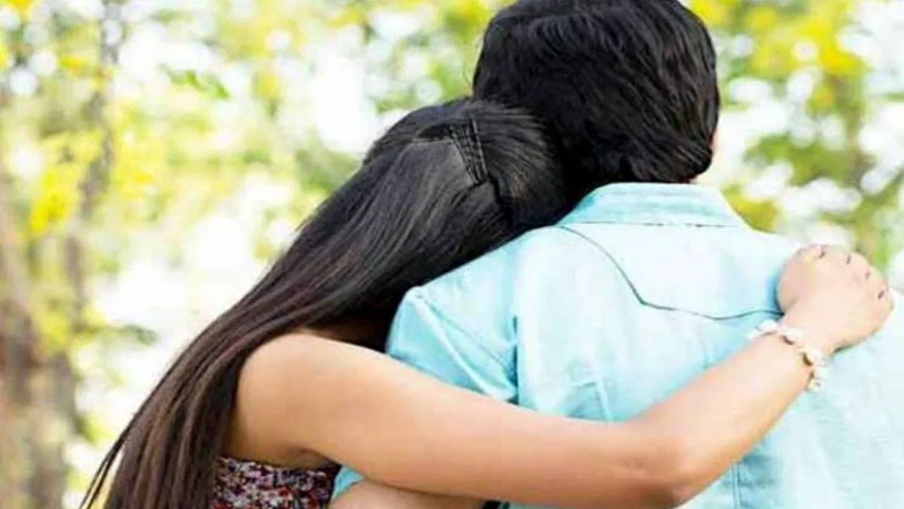 कानपुर: ‘प्रेमिका को साड़ी देने जा रहा हूं’… बहन से बोलकर घर से निकला था युवक, टुकड़ों में मिला शव कानपुर: 'प्रेमिका को साड़ी देने जा रहा हूं'... बहन से बोलकर घर से निकला था युवक, टुकड़ों में मिला शव