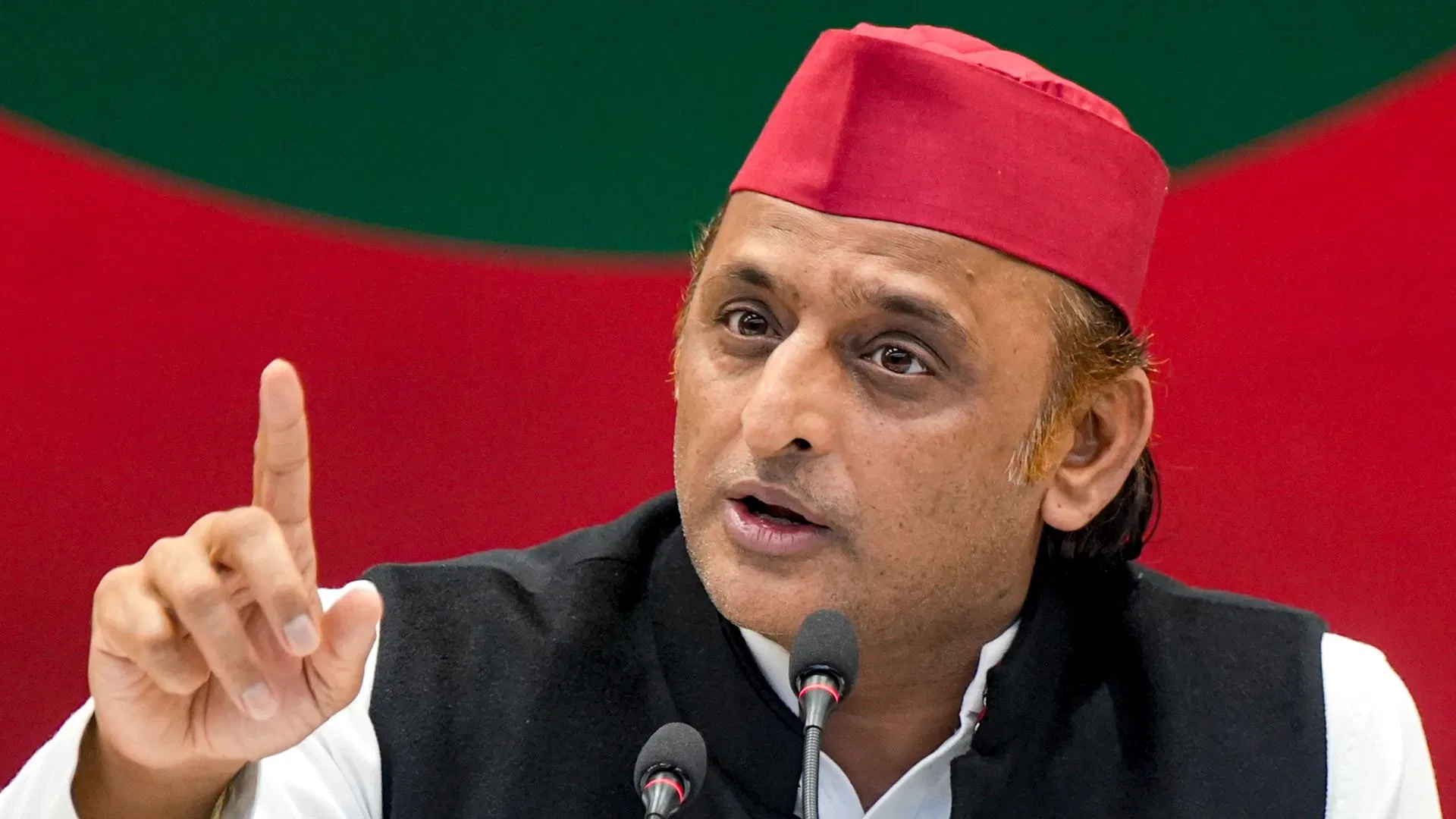 जब SIR हो रहा है तो फॉर्म 7 की क्या जरूरत? अखिलेश यादव ने उठाए सवाल जिन बूथों पर जीती सपा, उन्हें ऐसे किया जा रहा टारगेट... अखिलेश यादव ने SIR पर साधा निशान