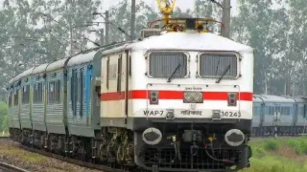 ट्रेन से कटकर शख्स की मौत, लिया था यात्रा के लिए 45 पैसे का इंश्योरेंस…अब परिवार को मिलेंगे 10 लाख ट्रेन से कटकर शख्स की मौत, लिया था यात्रा के लिए 45 पैसे का इंश्योरेंस...अब परिवार को मिलेंगे 10 लाख