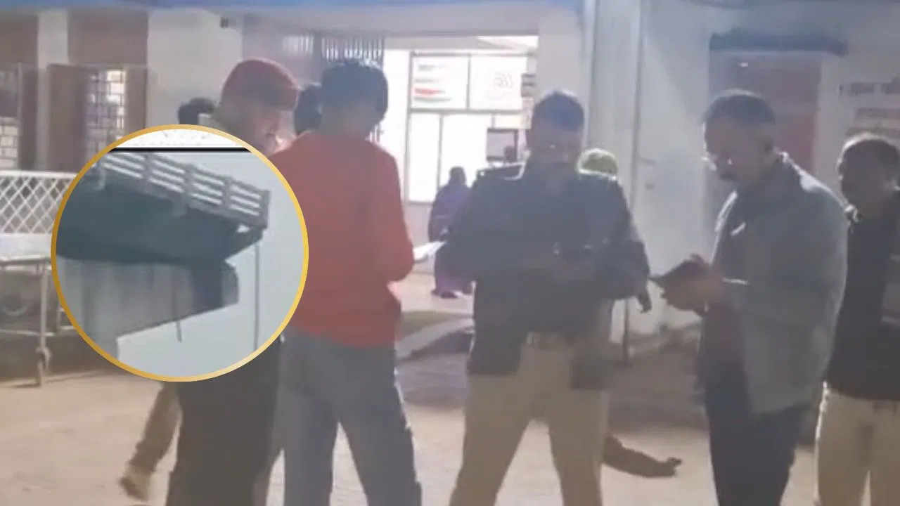 दमोह में हादसा: रात के अंधेरे में टूटे पुल से नदी में गिरे बाइक सवार 3 युवक, तीनों की दर्दनाक मौत दमोह में हादसा: रात के अंधेरे में टूटे पुल से नदी में गिरे बाइक सवार 3 युवक, तीनों की दर्दनाक मौत