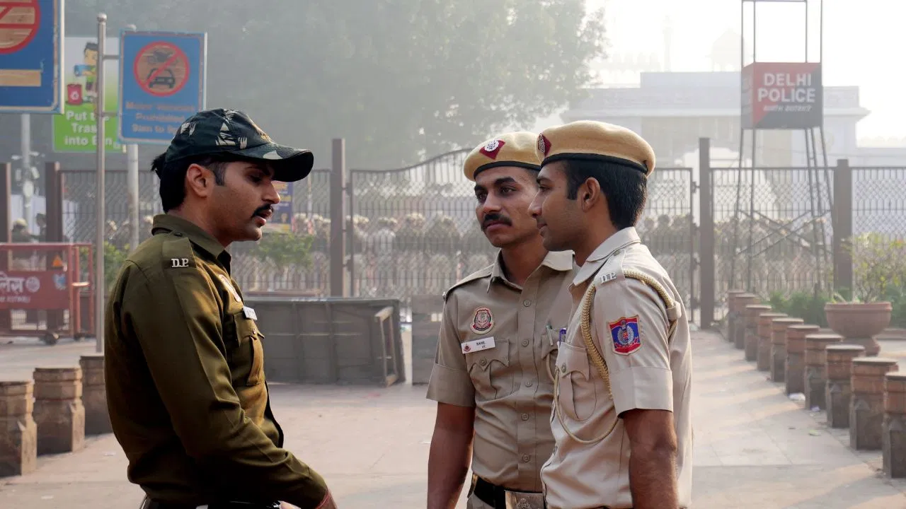 दिल्ली: महिलाओं से कर रहे थे छेड़छाड़, रोकने पर मार-मारकर किया अधमारा… घायल युवक ने सुनाई कहानी दिल्ली: महिलाओं से कर रहे थे छेड़छाड़, रोकने पर मार-मारकर किया अधमारा... घायल युवक ने सुनाई कहानी