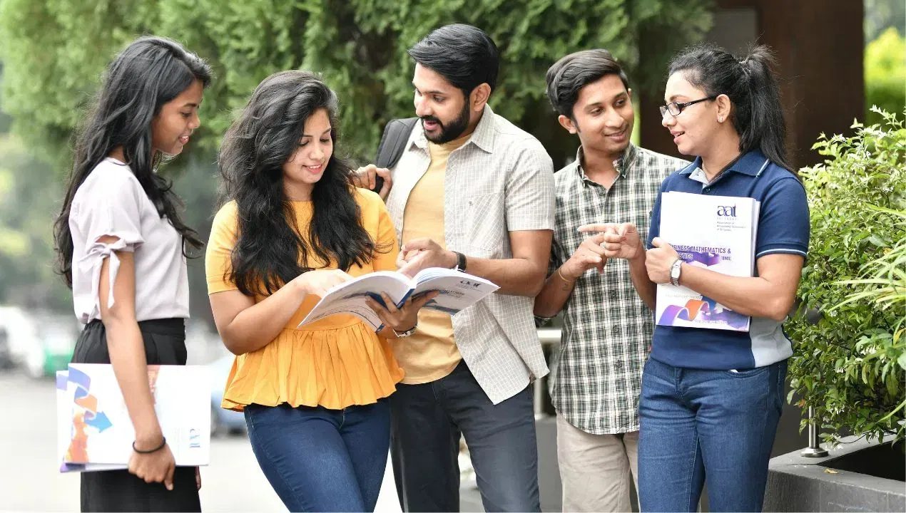 देश में कितने तरह के इंजियरिंग कॉलेज, IIT, NIT GFITs में क्या है फर्क, जानें डिटेल्स देश में कितने तरह के इंजियरिंग कॉलेज, IIT, NIT GFITs में क्या है फर्क, जानें डिटेल्स