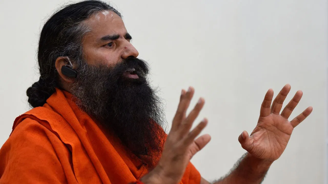न दवा, न महंगे प्रोडक्ट्स…बाबा रामदेव के बताए इन 10 नुस्खों से सर्दी में शरीर नेचुरली रहेगा गर्म न दवा, न महंगे प्रोडक्ट्स...बाबा रामदेव के बताए इन 10 नुस्खों से सर्दी में शरीर नेचुरली रहेगा गर्म