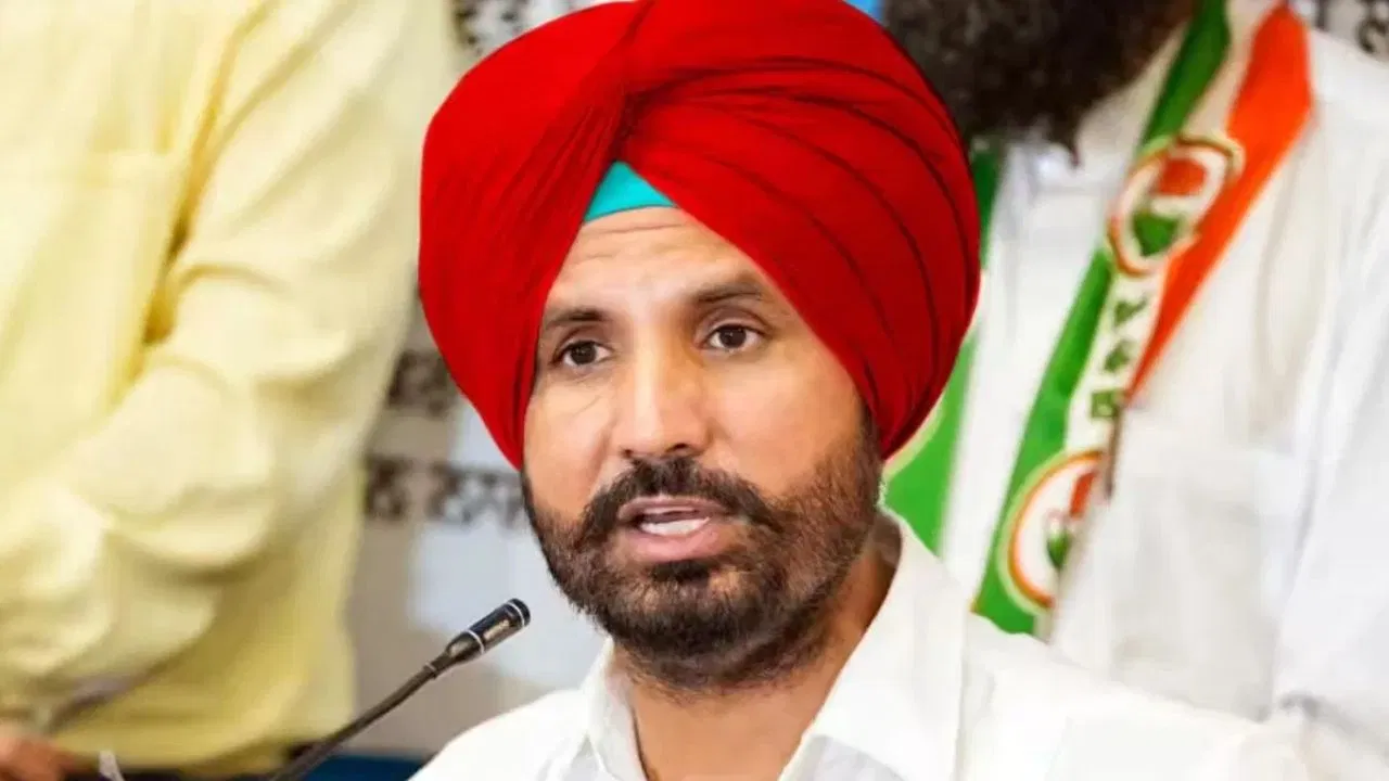 नशीली दवाओं के खिलाफ मार्च या समझौता एक्सप्रेस?… कांग्रेस ने राज्यपाल की नशा मुक्त पदयात्रा पर उठाए सवाल नशीली दवाओं के खिलाफ मार्च या समझौता एक्सप्रेस?... कांग्रेस ने राज्यपाल की नशा मुक्त पदयात्रा पर उठाए सवाल