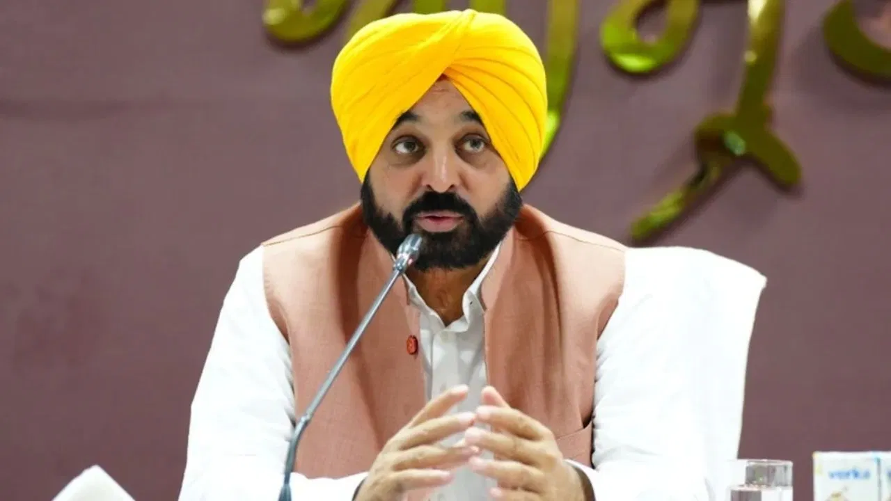 पंजाब के CM भगवंत मान की बिगड़ी तबीयत,मोहाली के फोर्टिस अस्पताल में हुए भर्ती पंजाब के CM भगवंत मान की बिगड़ी तबीयत,मोहाली के फोर्टिस अस्पताल में हुए भर्ती