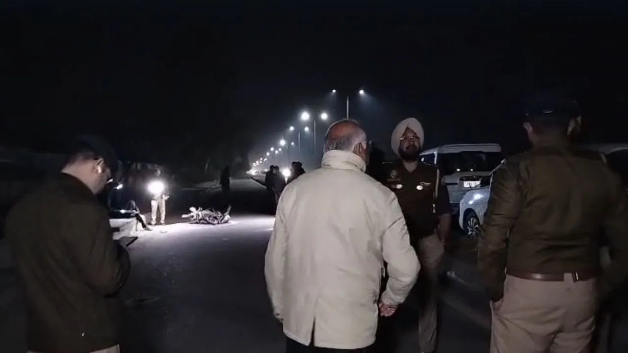 पंजाब पुलिस को मिली बड़ी सफलता, AAP नेता लकी ओबेरॉय की हत्या का मुख्य आरोपी गिरफ्तार पंजाब पुलिस को मिली बड़ी सफलता, AAP नेता लकी ओबेरॉय की हत्या का मुख्य आरोपी गिरफ्तार