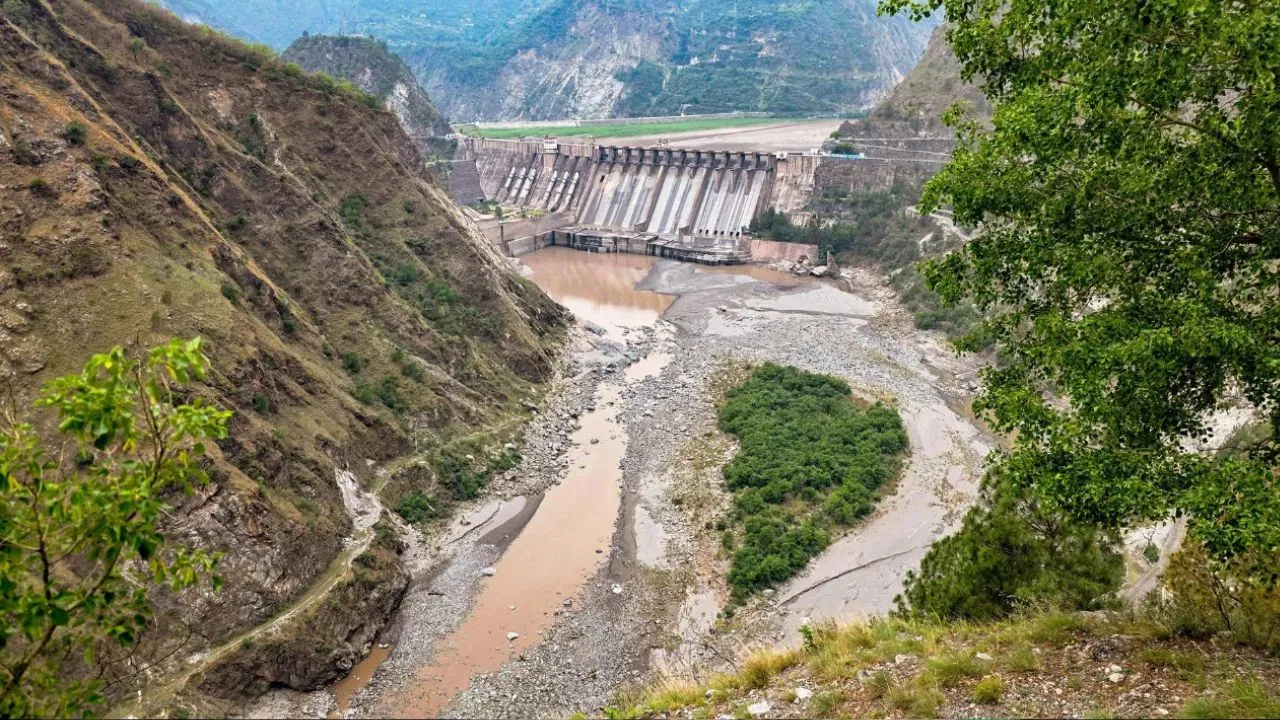 फिर से चर्चा में JK का स्वालकोट हाइड्रोइलेक्ट्रिक प्रोजेक्ट, PAK ने लिखी एक और चिट्ठी, भारत से मांगा जवाब फिर से चर्चा में JK का स्वालकोट हाइड्रोइलेक्ट्रिक प्रोजेक्ट, PAK ने लिखी एक और चिट्ठी, भारत से मांगा जवाब