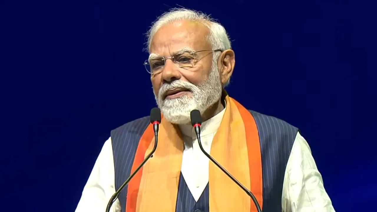 India AI Impact Expo 2026: प्रधानमंत्री नरेंद्र मोदी करेंगे मेगा इवेंट का उद्घाटन, कल से हो रही है शुरुआत भारत के लिए कितना अहम है मलेशिया? दो दिन के विदेश दौरे पर पहुंचे हैं PM मोदी
