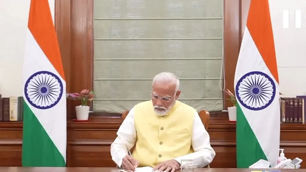 भावनात्मक विदाई… आखिरी बार साउथ ब्लॉक मेंहोगी मोदी कैबिनेट की बैठक, ‘सेवा तीर्थ’ होगा PMO का नया पता भावनात्मक विदाई... आखिरी बार साउथ ब्लॉक मेंहोगी मोदी कैबिनेट की बैठक, 'सेवा तीर्थ' होगा PMO का नया पता