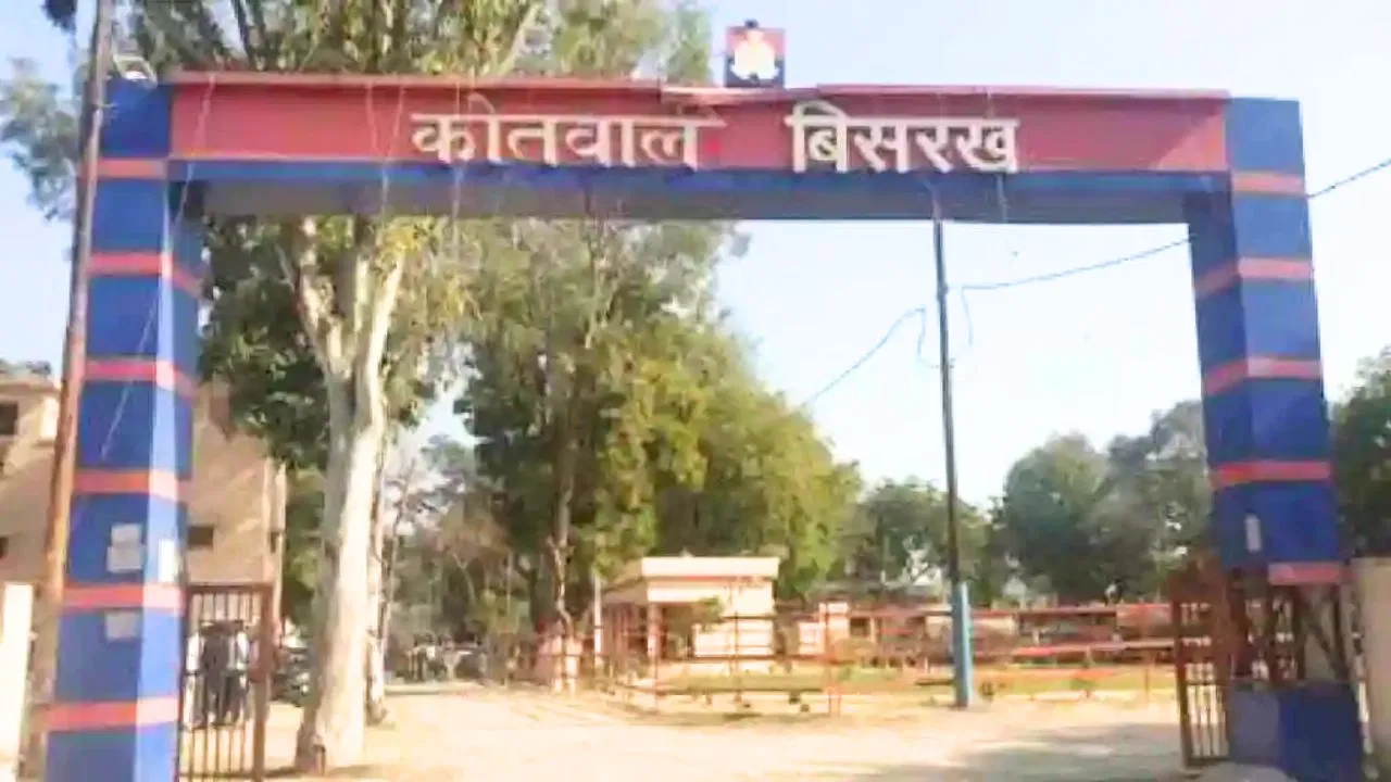 माता-पिता थे नहीं, 11 महीने पहले सहेली ने भी छोड़ा… ग्रेटर नोएडा में ब्यूटीशियन ने फांसी लगाकर जान दे दी माता-पिता थे नहीं, 11 महीने पहले सहेली ने भी छोड़ा... ग्रेटर नोएडा में ब्यूटीशियन ने फांसी लगाकर जान दे दी