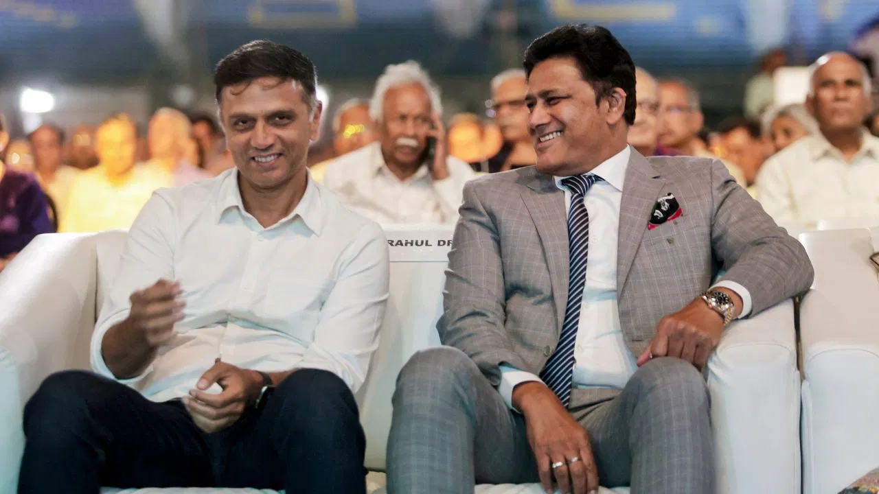 राहुल द्रविड़-अनिल कुंबले को बड़ा सम्मान, इस स्टेडियम में दिग्गजों के नाम पर होगा स्टैंड राहुल द्रविड़-अनिल कुंबले को बड़ा सम्मान, इस स्टेडियम में दिग्गजों के नाम पर होगा स्टैंड