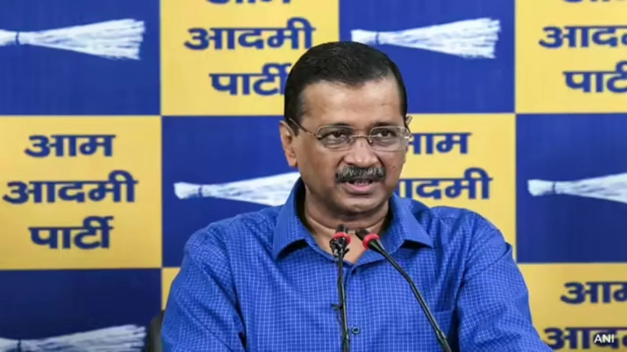 विधानसभा में फांसी घर’ मामला, केजरीवाल समेत 4 नेताओं को अल्टिमेटम, विशेषाधिकार समिति ने पेश होने के लिए दिया आखिरी मौका विधानसभा में फांसी घर' मामला, केजरीवाल समेत 4 नेताओं को अल्टिमेटम, विशेषाधिकार समिति ने पेश होने के लिए दिया आखिरी मौका