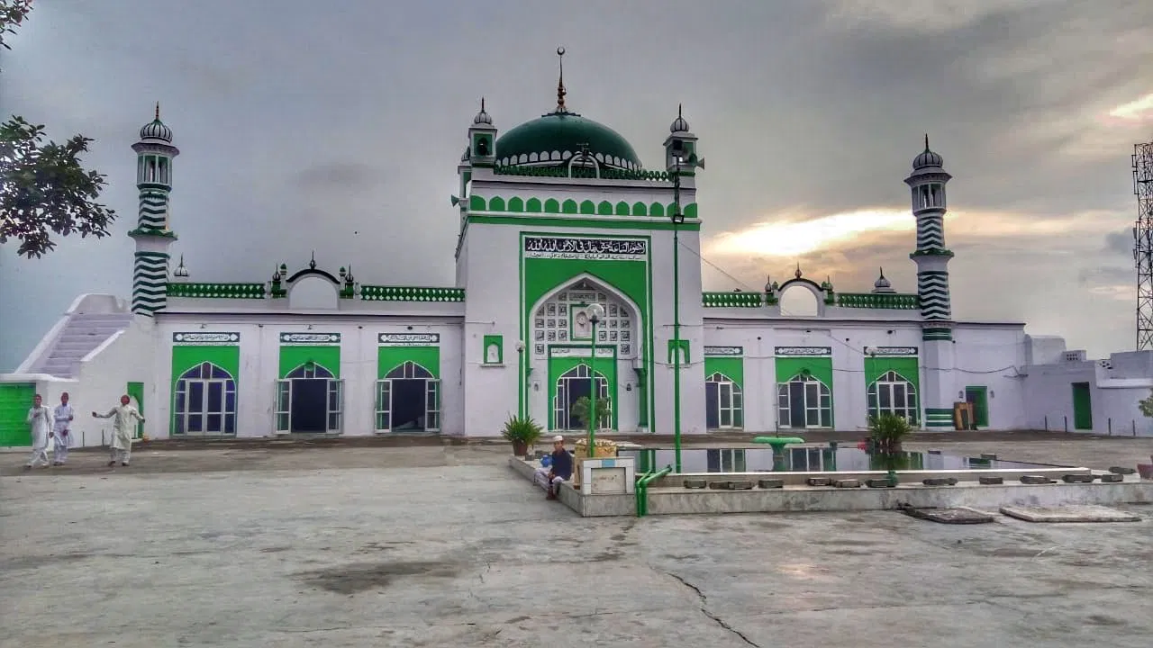 संभल की जामा मस्जिद पर रमजान में लाउडस्पीकर लगाने की मांग, प्रशासन ने दिया जवाब संभल की जामा मस्जिद पर रमजान में लाउडस्पीकर लगाने की मांग, प्रशासन ने दिया जवाब