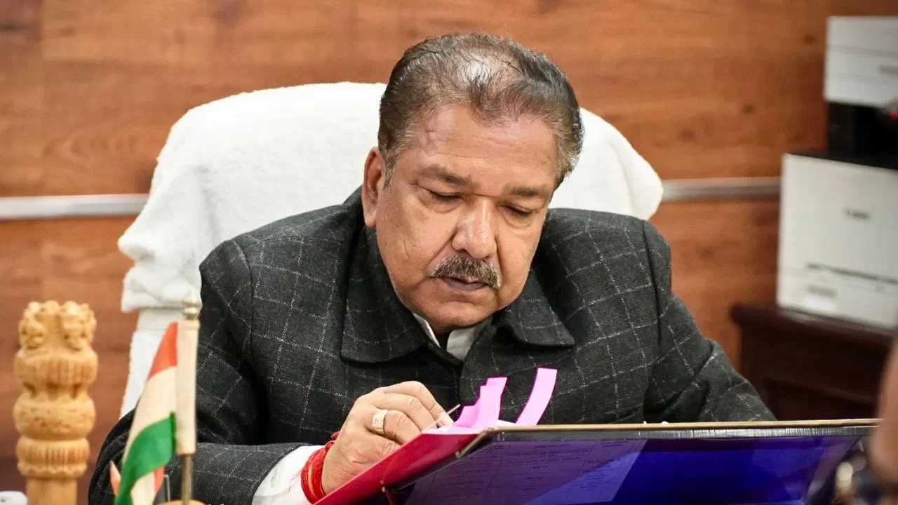 ‘सड़क में गड्ढा मिला तो खैर नहीं…’ मंत्री दिलीप जायसवाल का इंजीनियर-संवेदक को 3 महीने का अल्टीमेटम 'सड़क में गड्ढा मिला तो खैर नहीं...' मंत्री दिलीप जायसवाल का इंजीनियर-संवेदक को 3 महीने का अल्टीमेटम