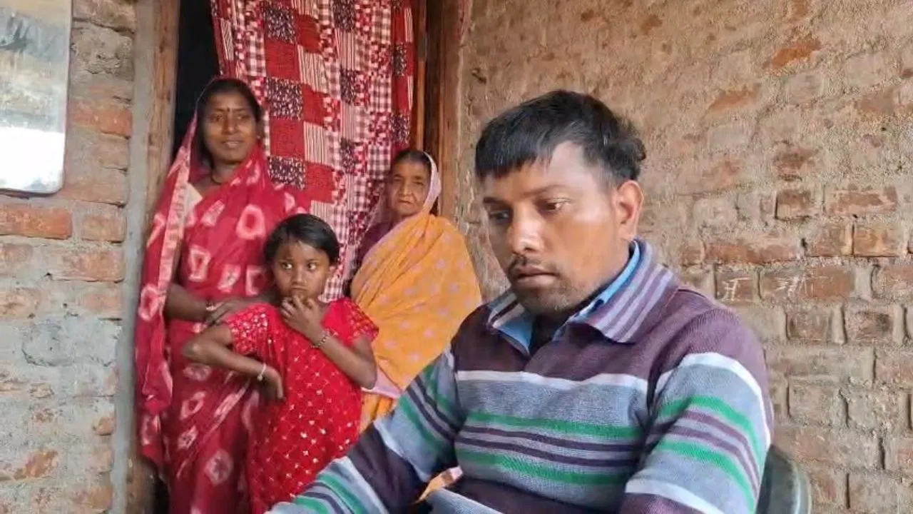 सफाई करवाते, पत्ता चुनवाते… 7 साल तक पाकिस्तान की जेल में क्या-क्या सहा? भारत लौटकर बताई युवक ने पूरी कहानी सफाई करवाते, पत्ता चुनवाते... 7 साल तक पाकिस्तान की जेल में क्या-क्या सहा? भारत लौटकर बताई युवक ने पूरी कहानी