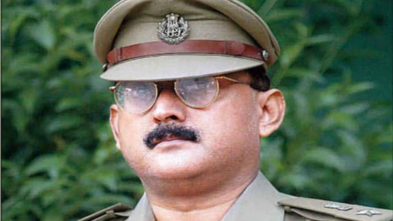 हिरासत में बिगड़ी पूर्व IPS अमिताभ दास की तबीयत, पुलिस ने किया रिहा; लेकिन नया केस भी दर्ज हिरासत में बिगड़ी पूर्व IPS अमिताभ दास की तबीयत, पुलिस ने किया रिहा; लेकिन नया केस भी दर्ज