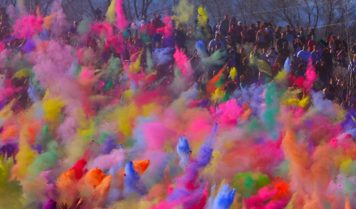 Braj Ki Holi 2026: Mathura के Ramanreti आश्रम में उड़ा गुलाल, फूलों की होली का अद्भुत नज़ारा Braj Ki Holi 2026: Mathura के Ramanreti आश्रम में उड़ा गुलाल, फूलों की होली का अद्भुत नज़ारा