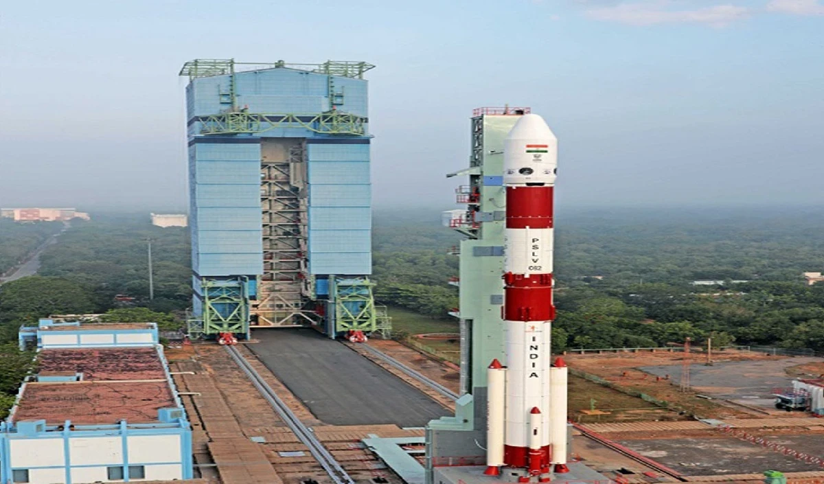 ISRO के दिग्गजों ने संभाली कमान, Surat में बन रहा देश का पहला Private Liquid Rocket ISRO के दिग्गजों ने संभाली कमान, Surat में बन रहा देश का पहला Private Liquid Rocket