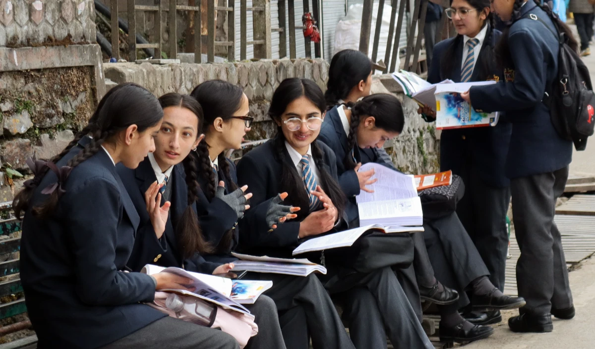 Iran-Israel War की आंच: Gulf देशों में CBSE की 10वीं-12वीं Board Exams स्थगित Iran-Israel War की आंच: Gulf देशों में CBSE की 10वीं-12वीं Board Exams स्थगित