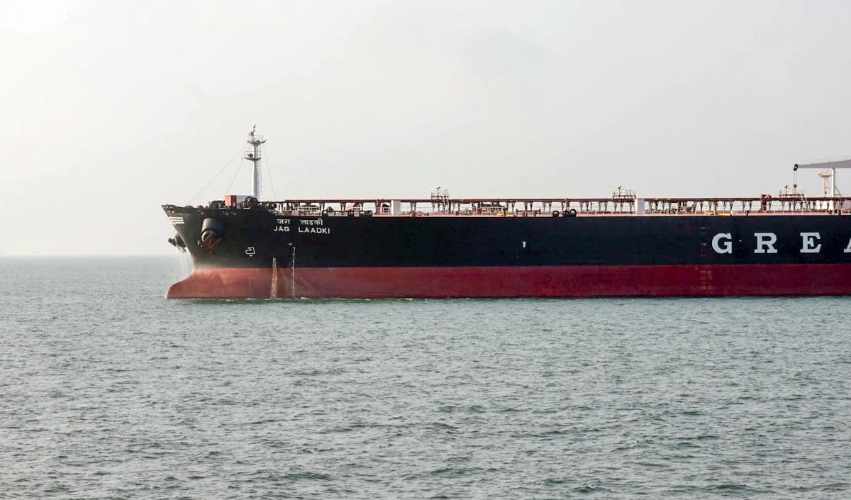 Iran Israel tensions | ईरान का बड़ा फैसला! Strait of Hormuz से ‘गैर-दुश्मन’ जहाजों को गुज़रने की अनुमति, पर रखी कड़ी शर्तें Iran Israel tensions | ईरान का बड़ा फैसला! Strait of Hormuz से 'गैर-दुश्मन' जहाजों को गुज़रने की अनुमति, पर रखी कड़ी शर्तें