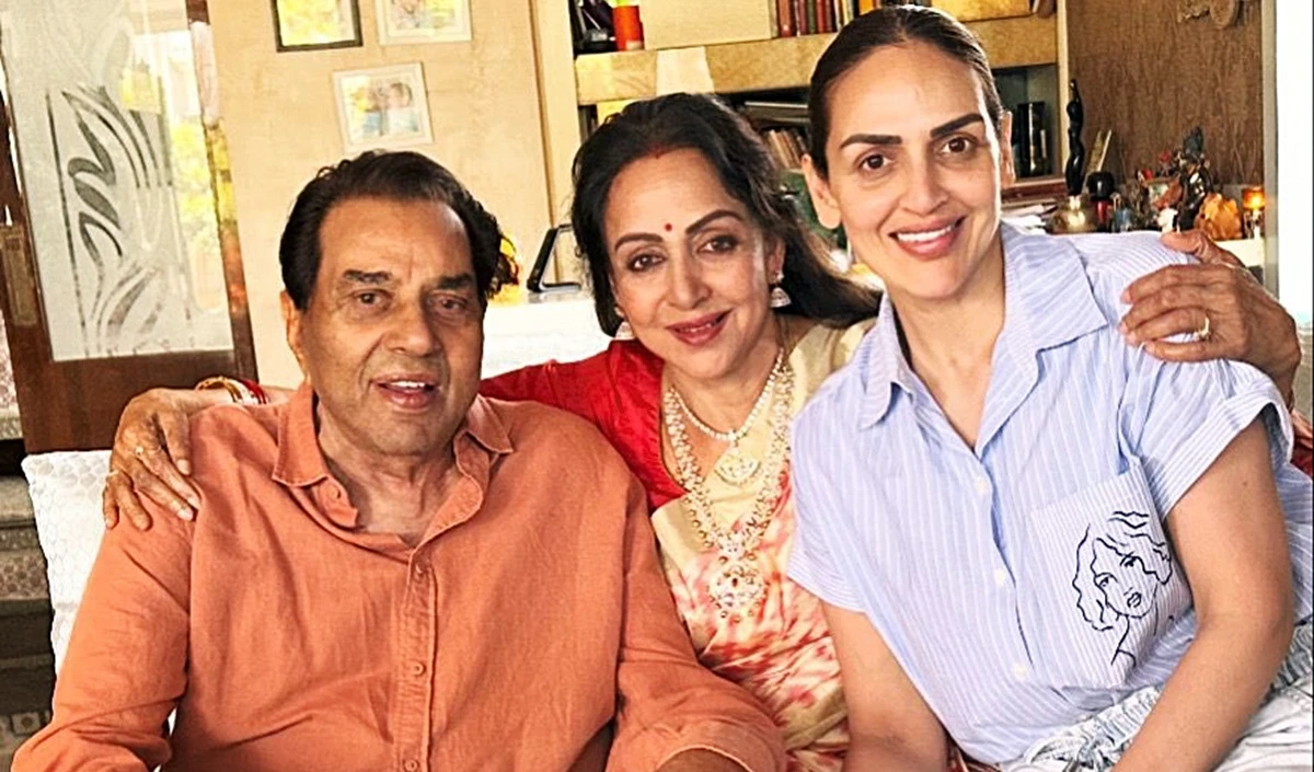 Oscars 2026 Controversy | Dharmendra की अनदेखी पर Esha Deol का भावुक बयान, कहा- पापा को इन छोटी बातों से फर्क नहीं पड़ता Oscars 2026 Controversy | Dharmendra की अनदेखी पर Esha Deol का भावुक बयान, कहा- पापा को इन छोटी बातों से फर्क नहीं पड़ता