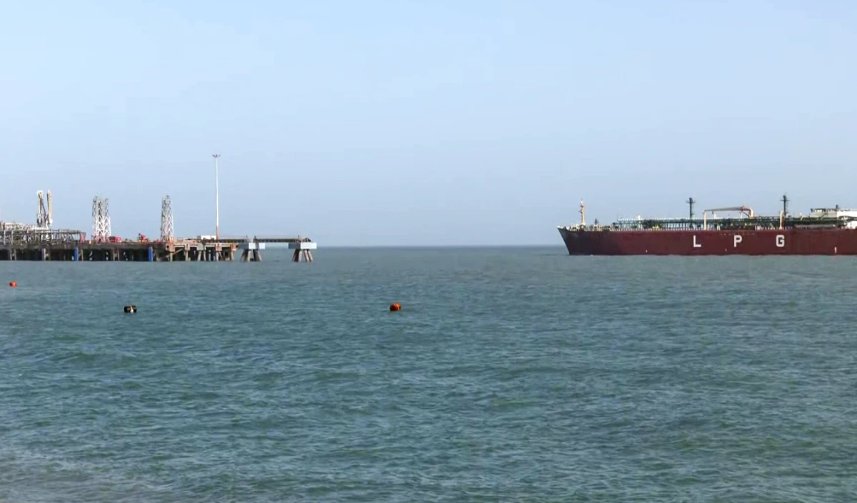 Strait of Hormuz में तनाव के बीच भारत के लिए राहत, दो LPG टैंकरों की आवाजाही शुरू होने के संकेत Strait of Hormuz में तनाव के बीच भारत के लिए राहत, दो LPG टैंकरों की आवाजाही शुरू होने के संकेत